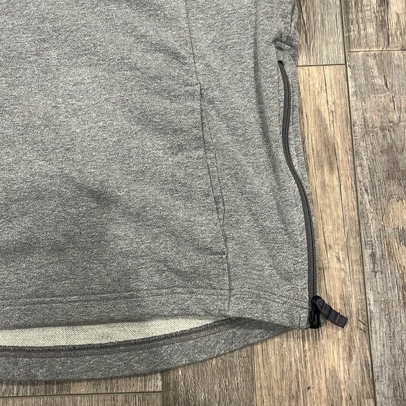 UA Sleeveless Hoodie - Picture 2 of 3